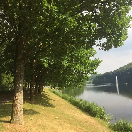 Blick In Suedeifel בית נופש